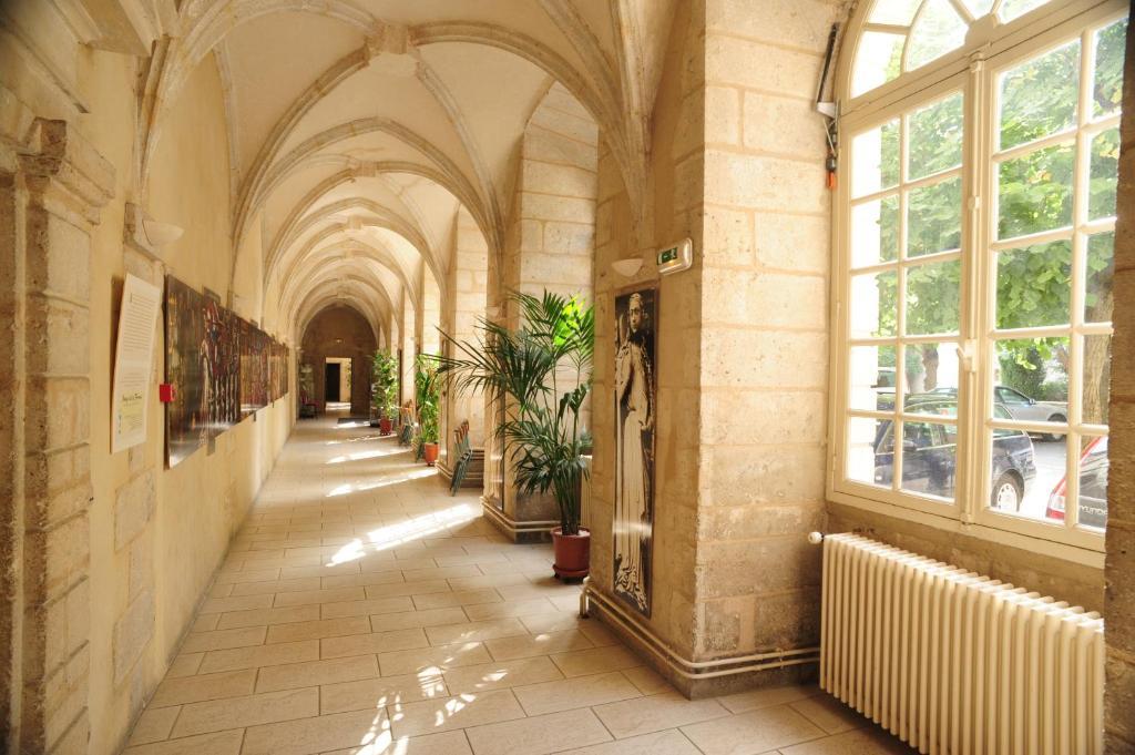 Hotellerie Saint Yves Шартр Екстер'єр фото
